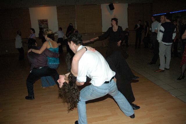 min 2006 02 12 agora 180